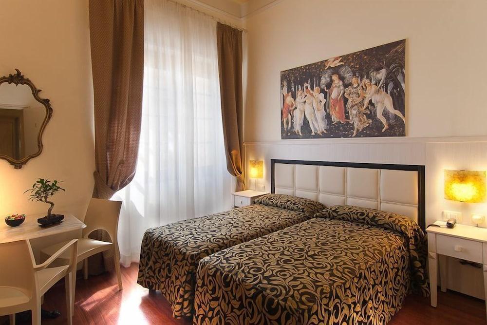 Pet Friendly Florence Room