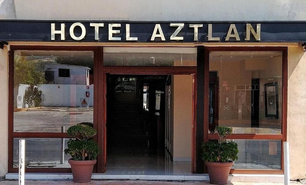 Pet Friendly Hotel Aztlan