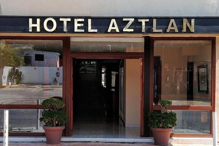 Pet Friendly Hotel Aztlan