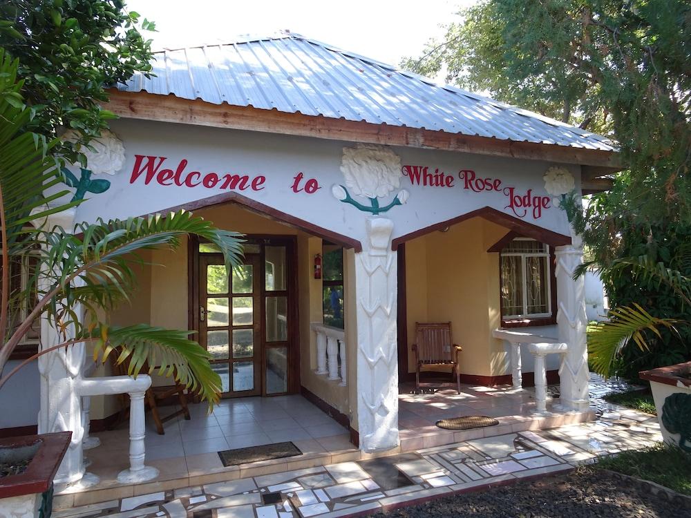 Pet Friendly White Rose Lodge