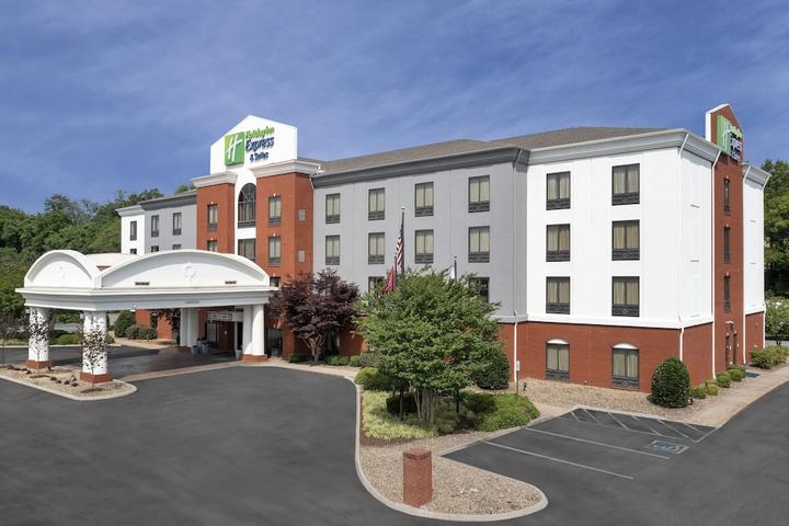 Pet Friendly Holiday Inn Express Knoxville-Clinton an IHG Hotel