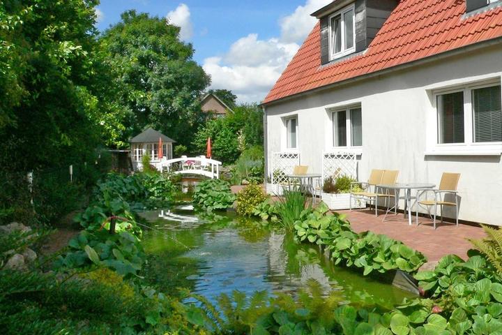 Pet Friendly Holiday Apartment Clausen