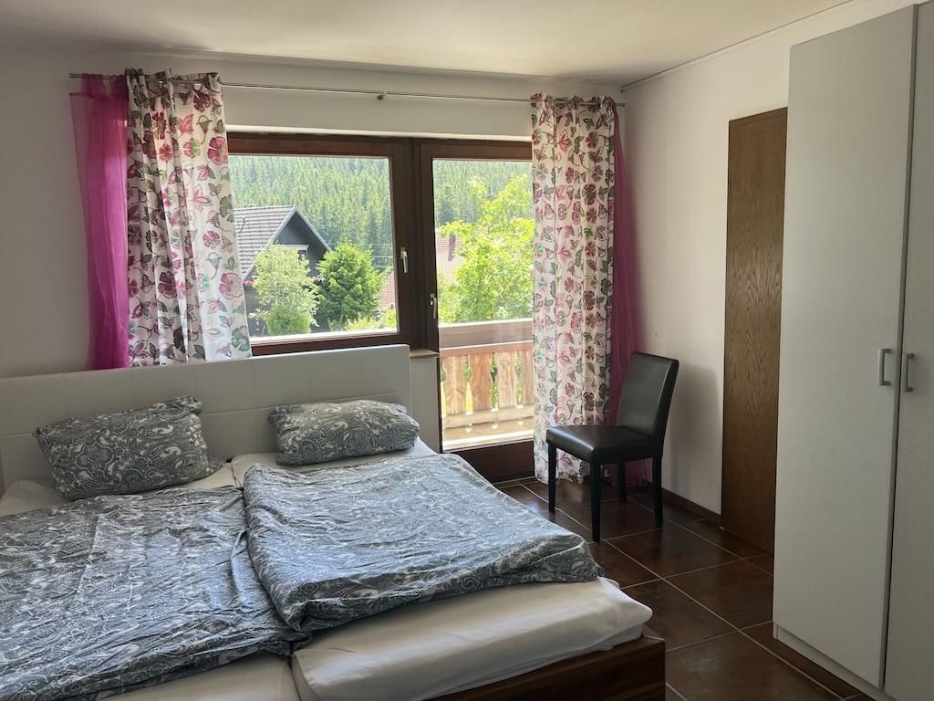 Pet Friendly Apartment with Private Bathroom & Balcony