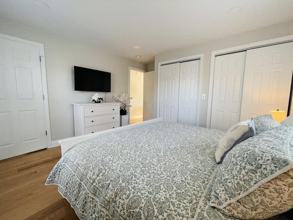 Sunny 2BR Central Princeton Condo with Parking Pet Policy