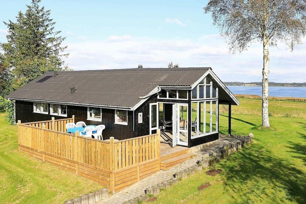 Pet Friendly Beautiful Holiday Home in Hojslev Near the Sea