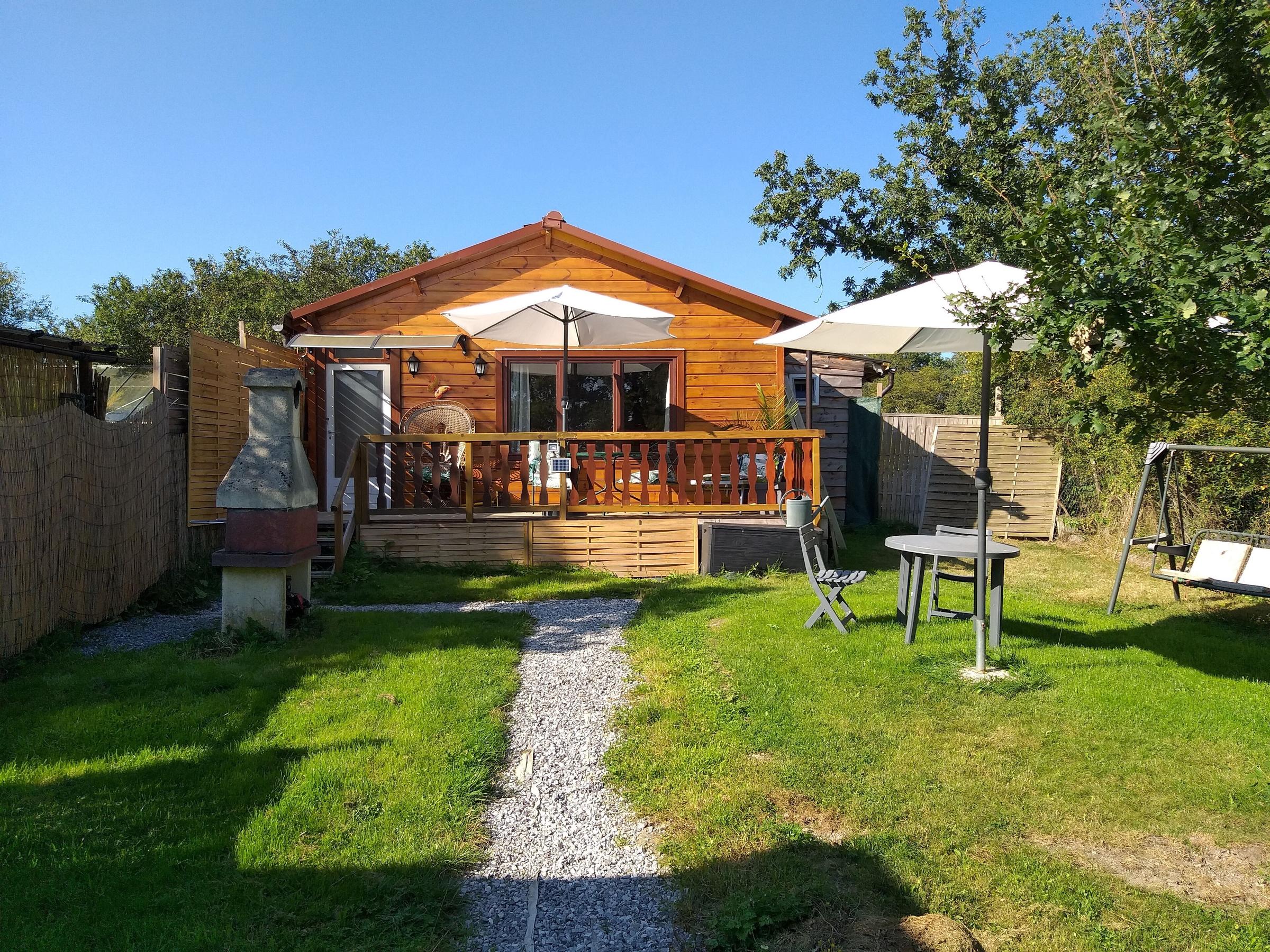 Pet Friendly Petit Chalet Cozy