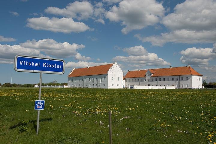 Pet Friendly Danhostel Vitskøl Kloster