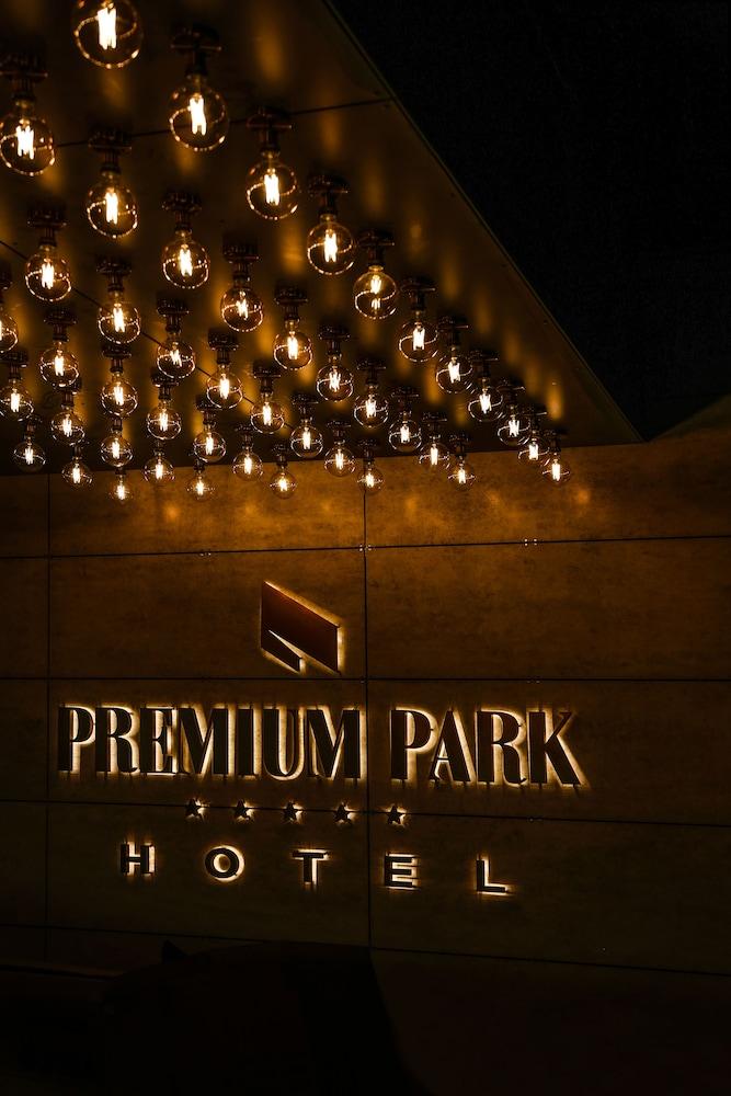 Pet Friendly Premium Park Hotel