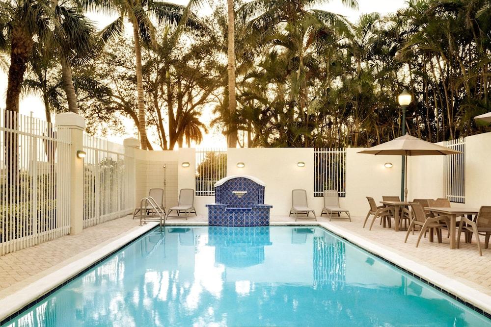 Pet Friendly TownePlace Suites Boca Raton