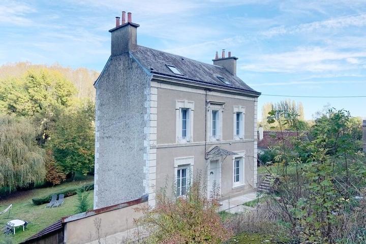 Pet Friendly Weekend Home Garden Private Access to the Loir