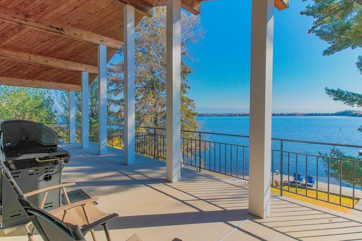 Pet Friendly Amazing Lake of the Woods Lakefront Paradise Home
