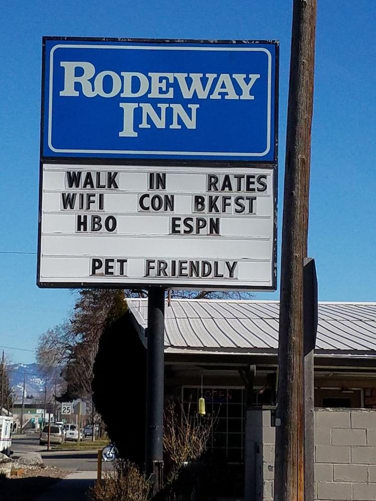 Pet Friendly Rodeway Inn La Grande