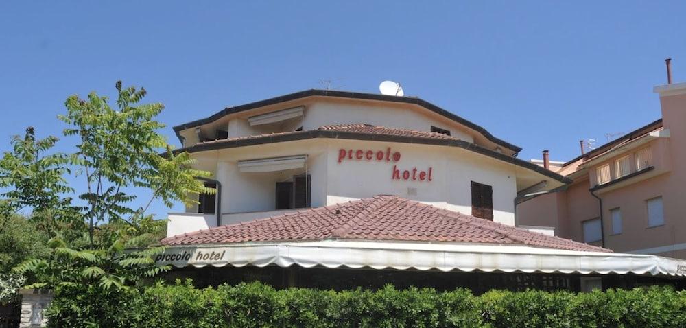 Pet Friendly Piccolo Hotel