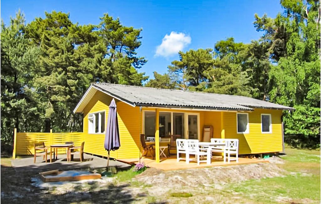 Pet Friendly 3-Bedroom Accommodation in Aakirkeby