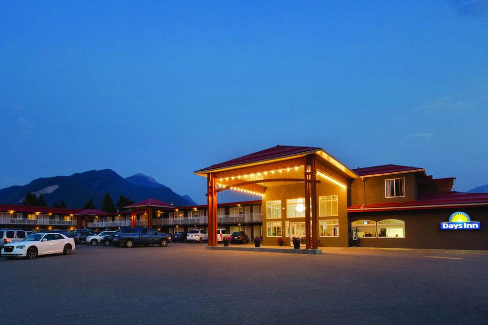 Days Inn Golden Pet Policy