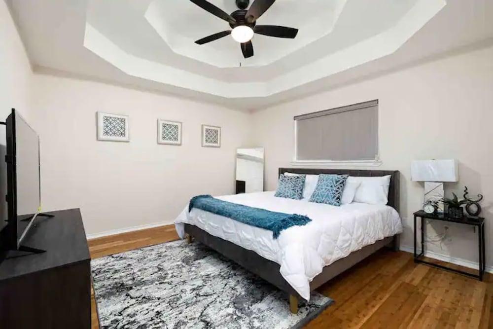 Shary/McAllen Lux 3BR Townhouse Pet Policy