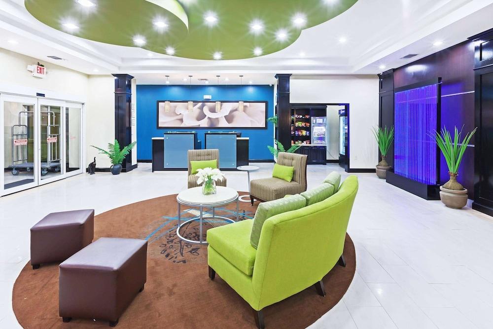 La Quinta by Wyndham Marshall Pet Policy