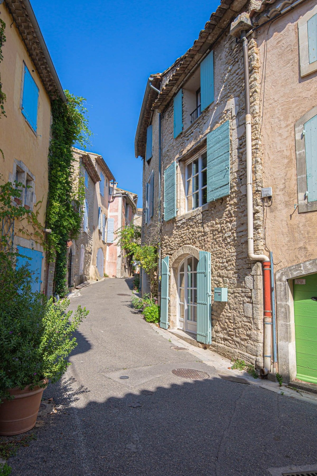Picture of a vacation rental that welcomes pets in Saint-Pantaleon, FR.