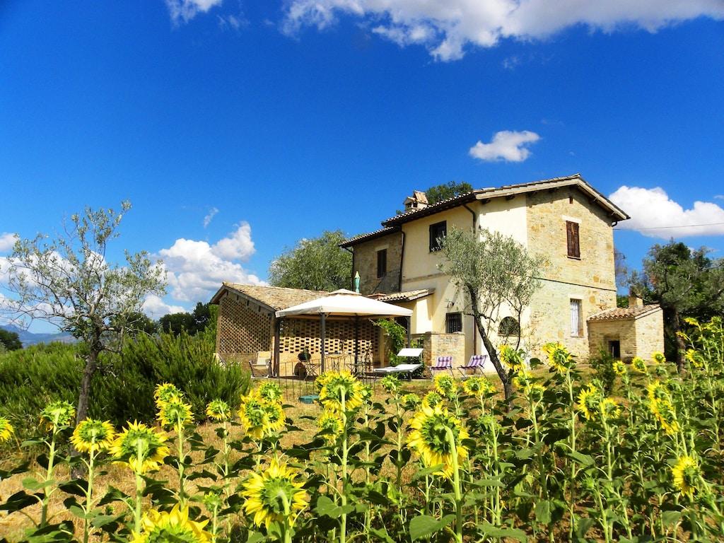 Pet Friendly Nice House in the Green Umbria