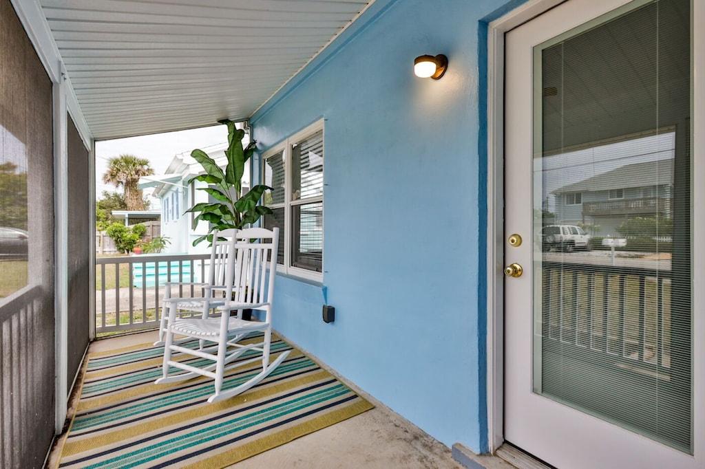 Captain's Quarters Pet Policy