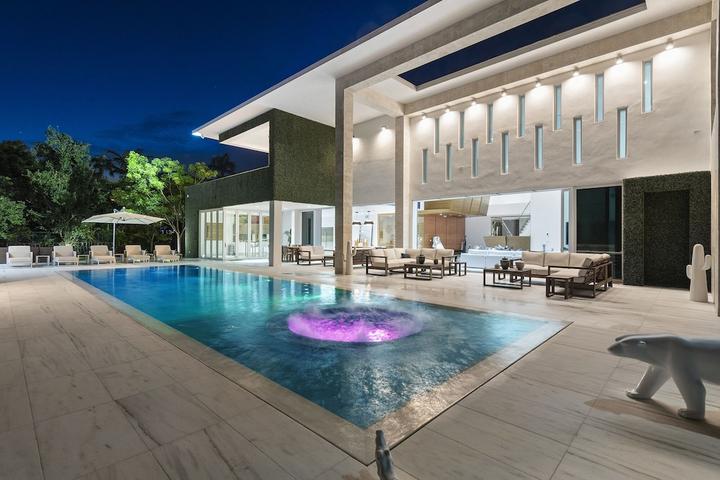 Pet Friendly Modern Luxury Marvel Estate with Pool Sleeps 16