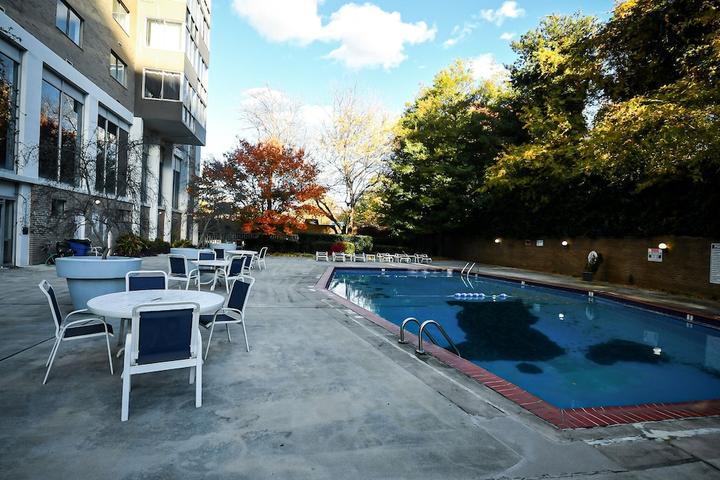 Pet Friendly Perfect Downtown 2BR Condo with Cali King
