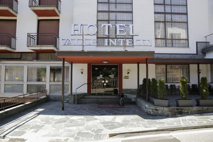 Pet Friendly Hotel Valle Intelvi