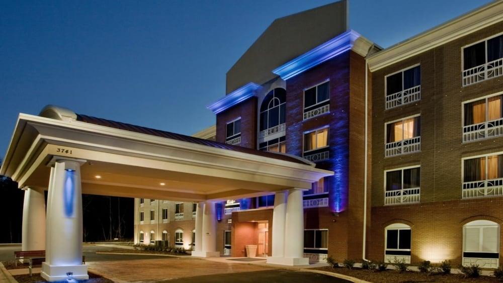 Pet Friendly Holiday Inn Express Hotel & Suites Raleigh SW NC State an IHG Hotel