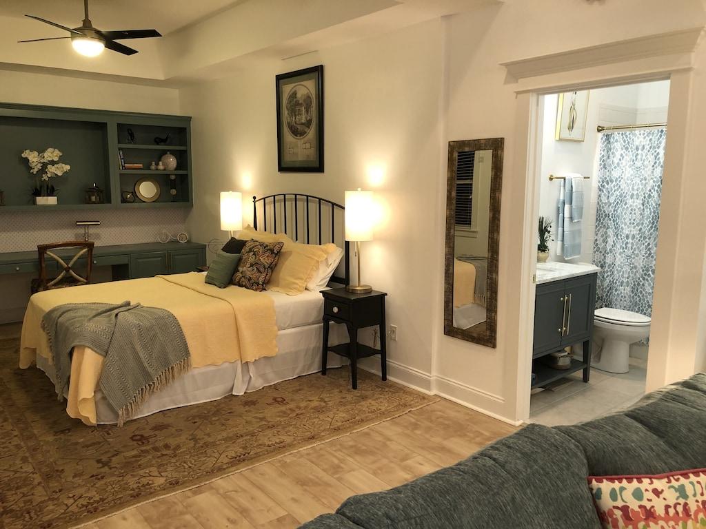 Pet Friendly Master’s Lodgings in Newly Renovated in-Law Suite