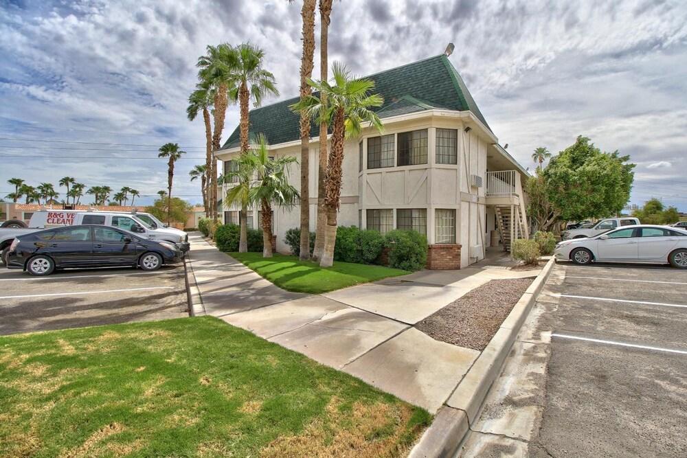 Pet Friendly Motel 6 Yuma AZ - East