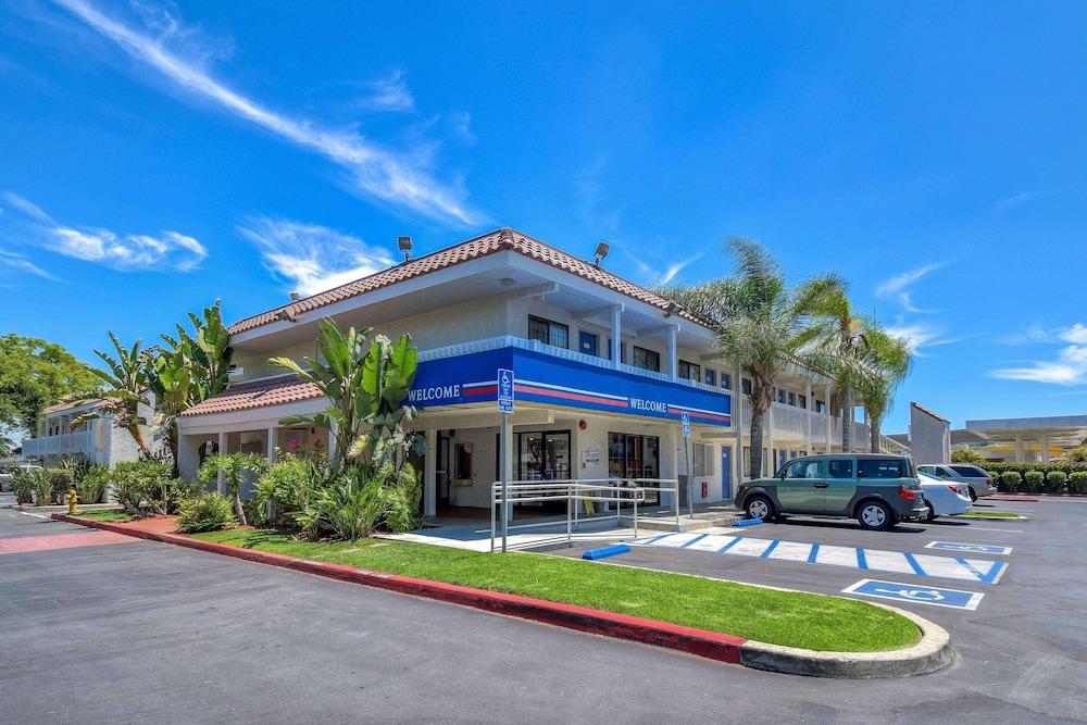 Pet Friendly Motel 6 Pomona CA - Los Angeles