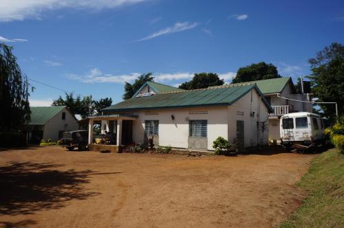 Pet Friendly Masaka Backpackers Tourists Cottage & Campsite