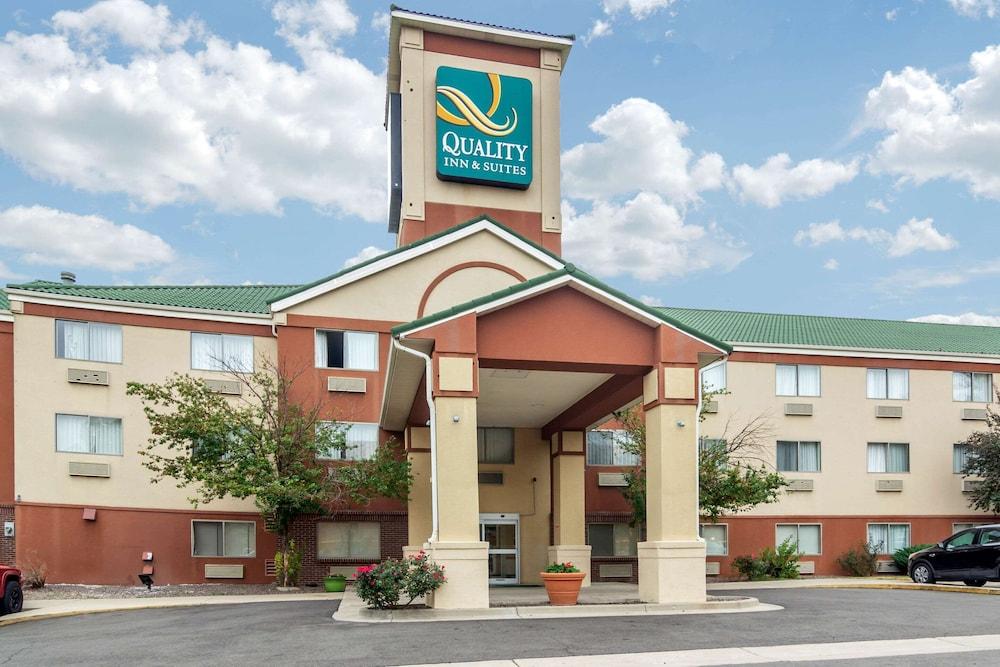 Quality Inn & Suites Lakewood Denver Southwest Pet Policy