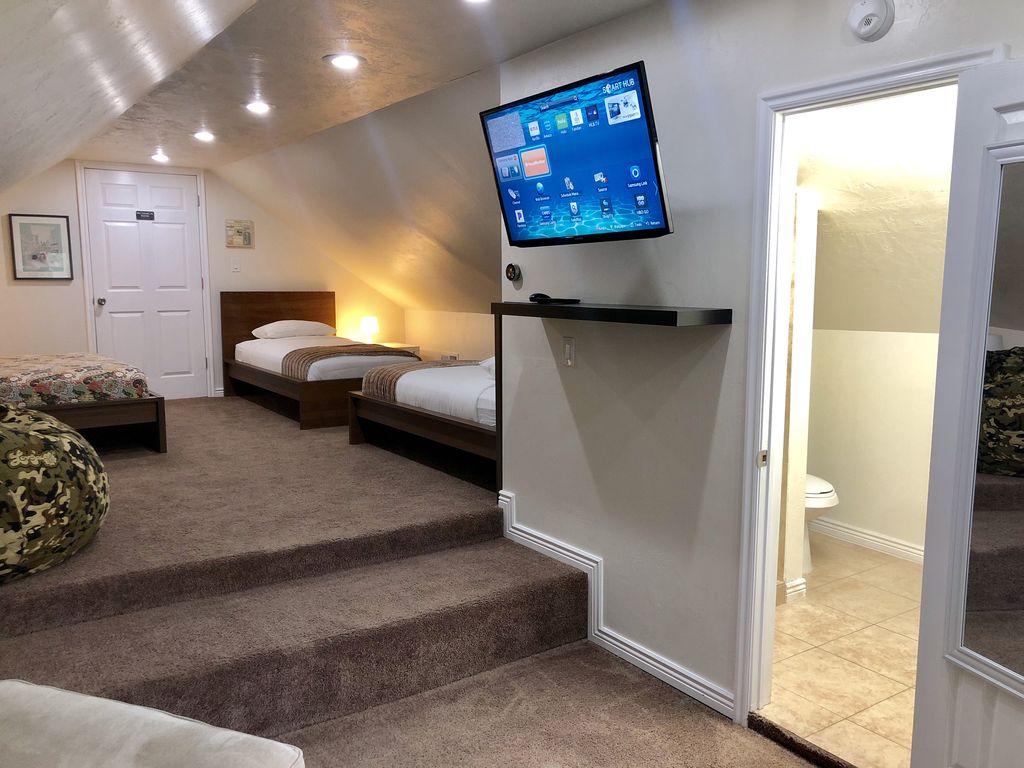 1BR Crash Pad Pet Policy