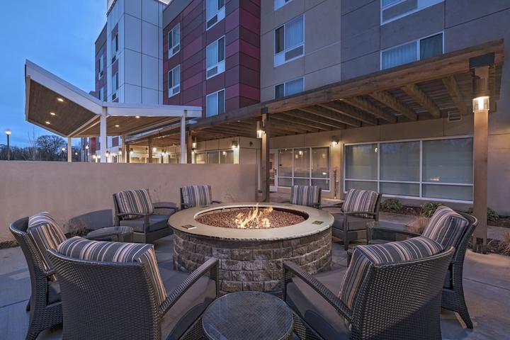 Pet Friendly TownePlace Suites by Marriott Tacoma Lakewood