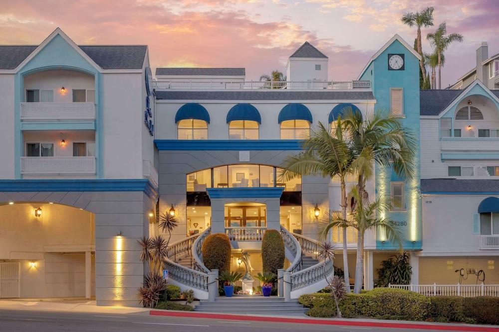 Pet Friendly Best Western Plus Marina Shores Hotel