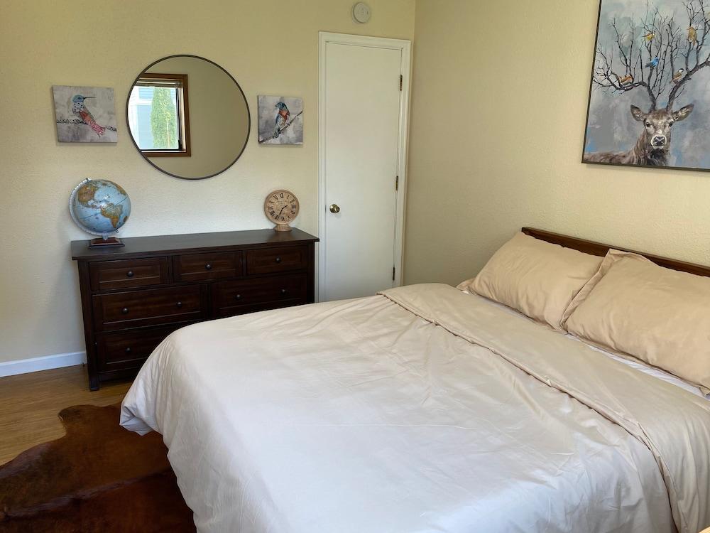 Riverview Downtown Cottage Pet Policy