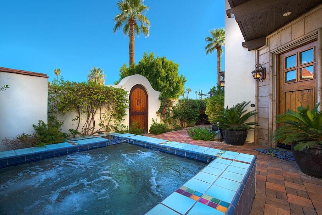 Villa in Downtown Palm Springs Pet Policy