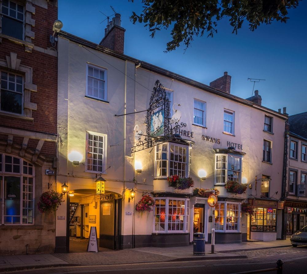 Pet Friendly The Three Swans Hotel Market Harborough Leicestershire
