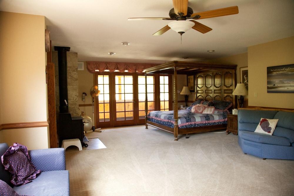 Prescott Retreat & Adventure Pet Policy