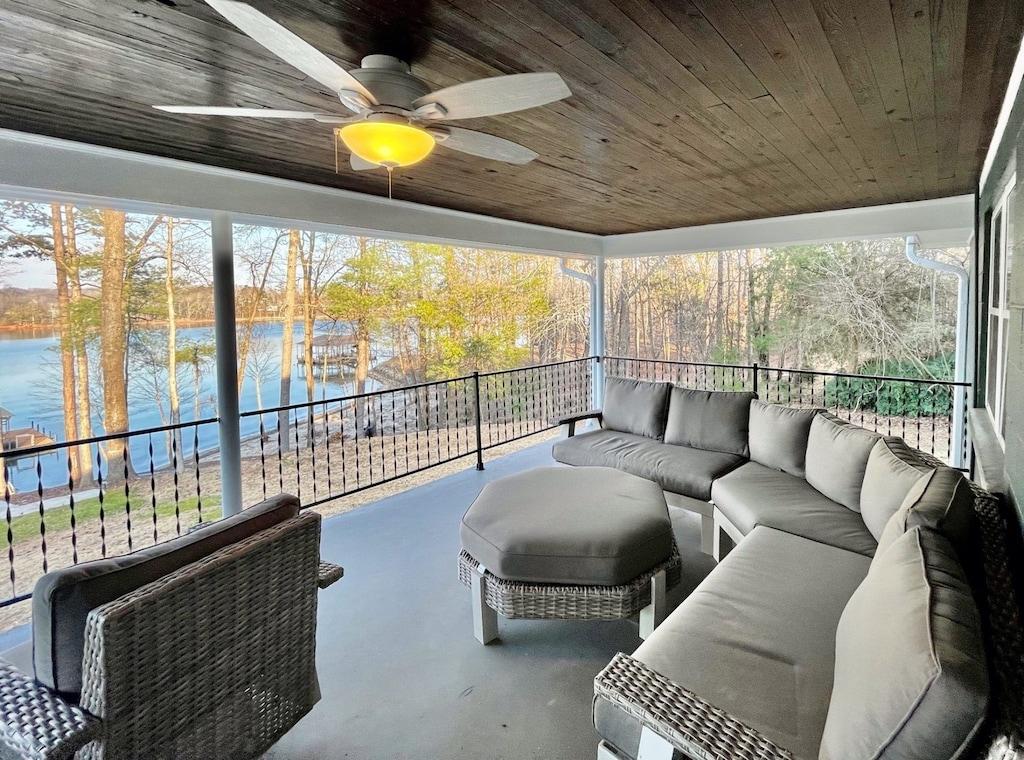Pet Friendly Greens Cay on Lake Hartwell