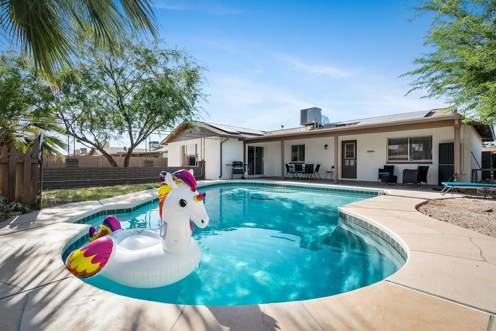 Pet Friendly 3/2 with Pool & Hot Tub