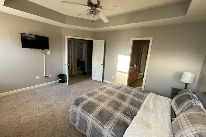 Pet Friendly Relax in Comfortable 3/2 House