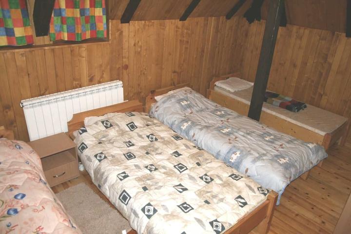 Pet Friendly 3/3 Chalet with Outdoor Space