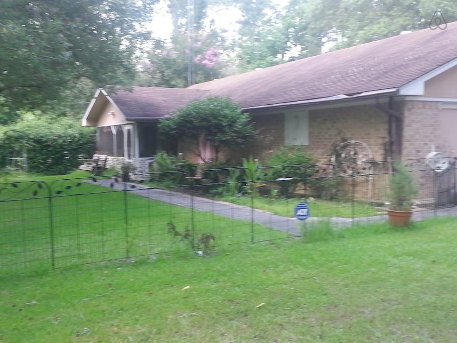 Livingston Airbnb Rentals Pet Policy