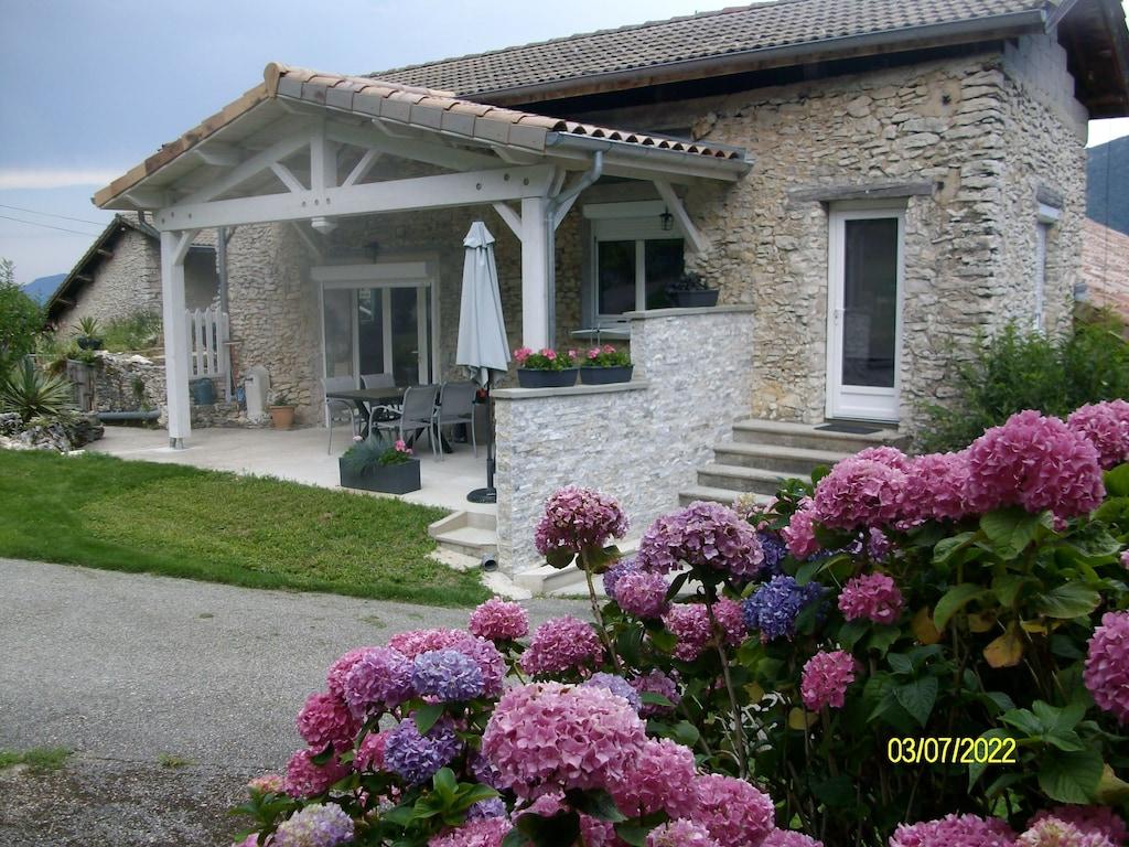 Pet Friendly Cozy 2BR at the Foot of the Vercors Natural Massif