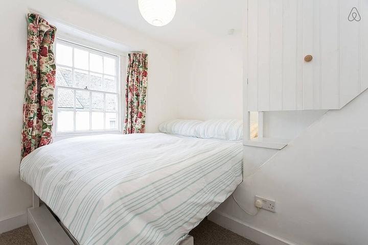 Pet Friendly Fisherman's Cottage by the Sea
