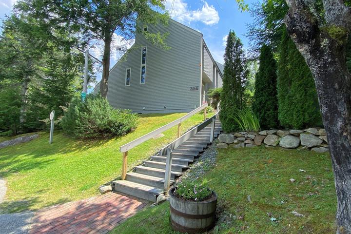 Pet Friendly R7 Ski-In Ski-Out Bretton Woods Townhome