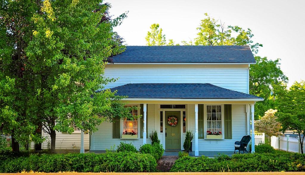 Armstrong Cottage Pet Policy