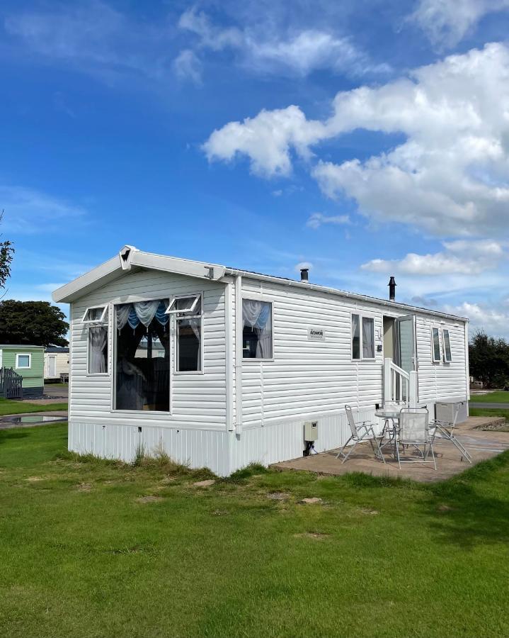 Pet Friendly Flosh Caravan Manor House Park